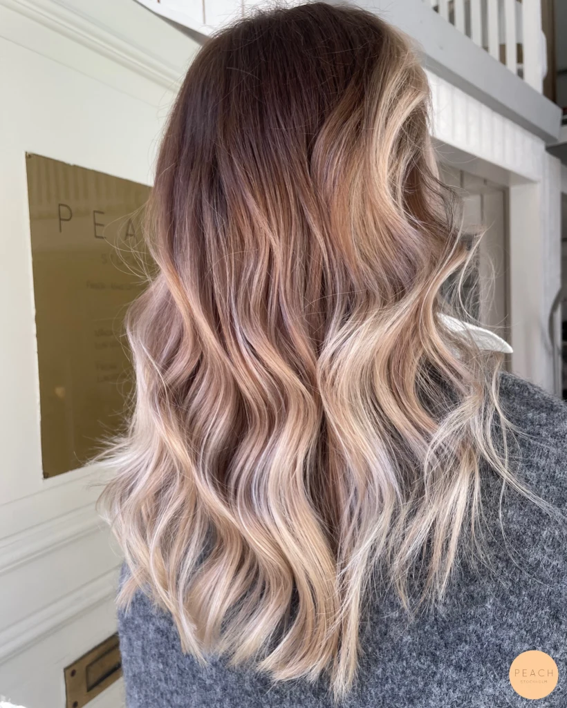 Balayage med uppljusning från mörkt hår