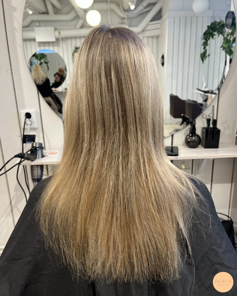 Bronde hårfärg med mjuk root shadow