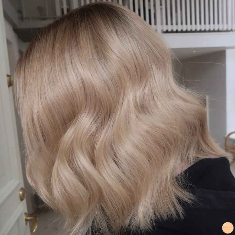 Champagne blonde hårfärg
