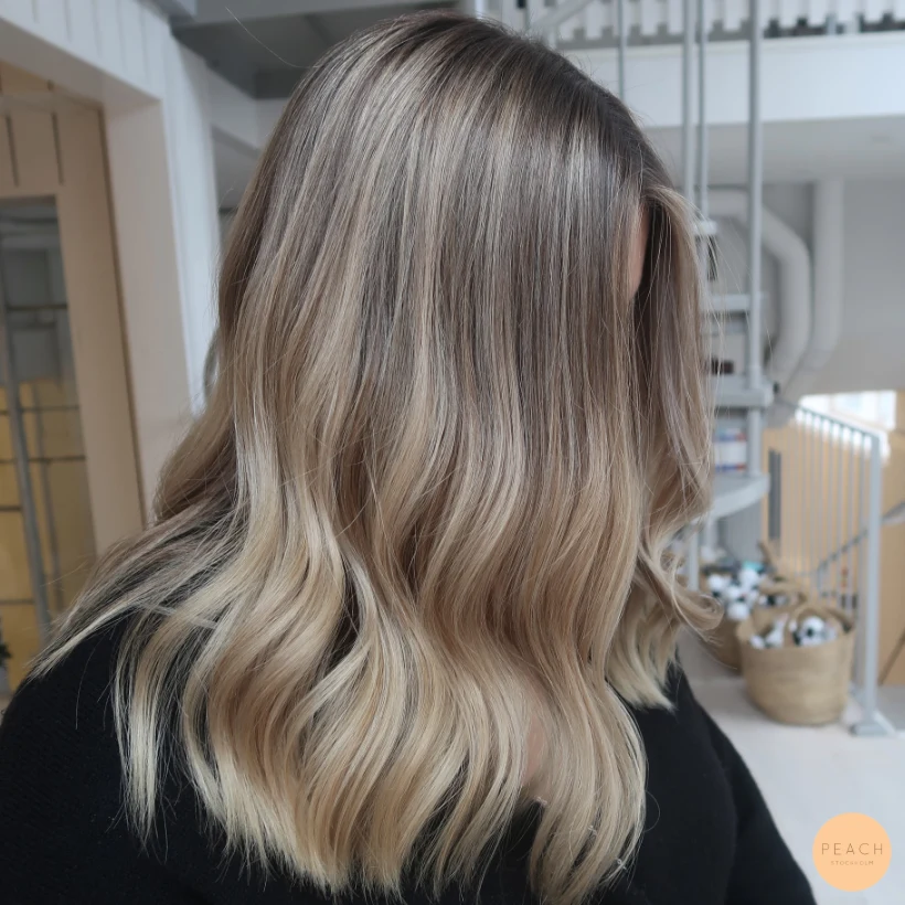 Krämigt beige balayage