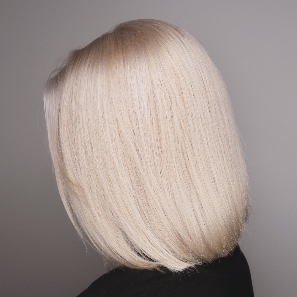 Isig blond helblekning