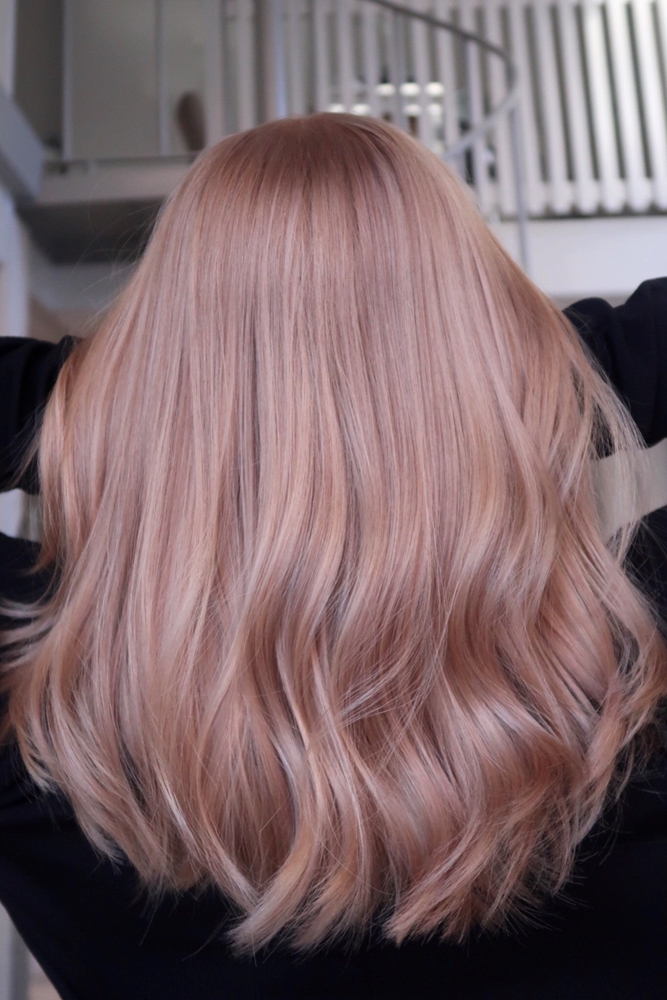 Strawberry blonde hårfärg
