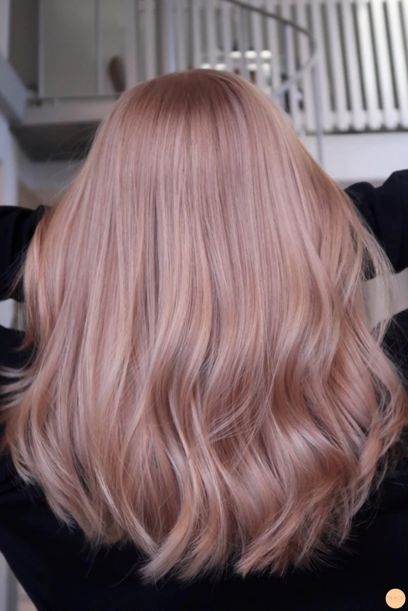 Strawberry blonde hårfärg