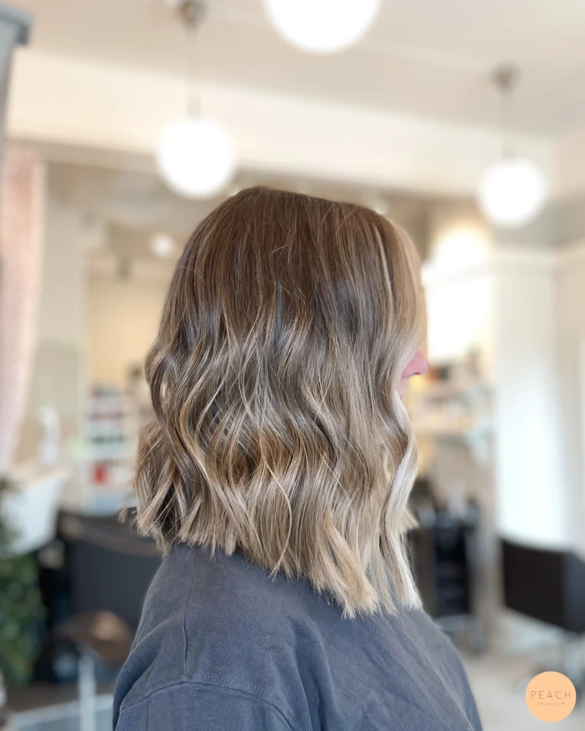 Soft balayage med soft face frame