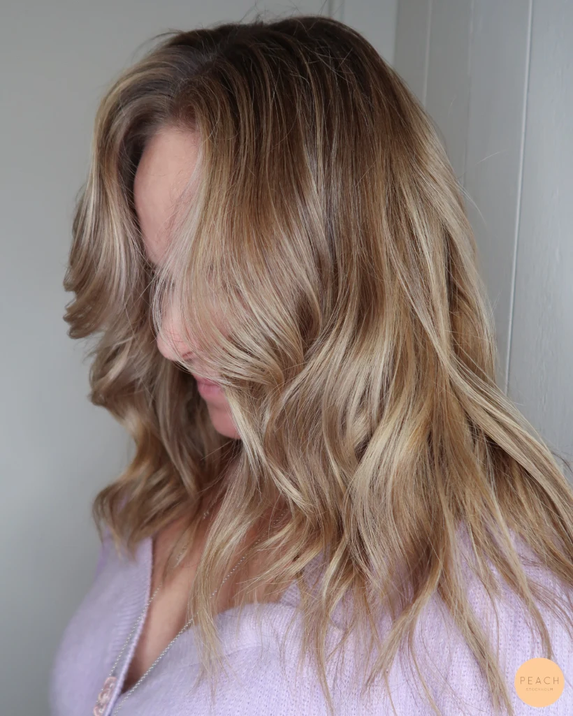 Beige blond hårfärg med ljusa slingor – inspiration 9 februari 2021