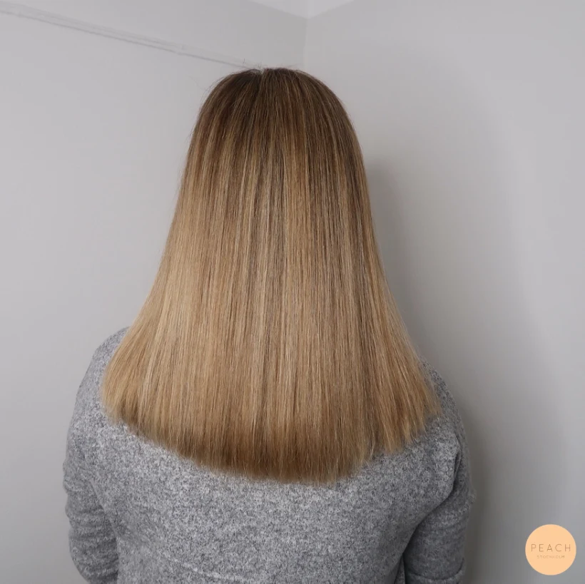 Babylights hair med ljusa slingor