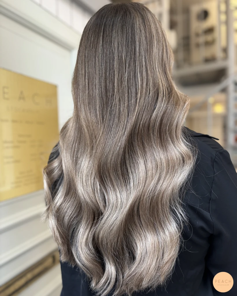 Balayage mörkt hår – salongsresultat av Johanna Nilsson, 12 maj 2025