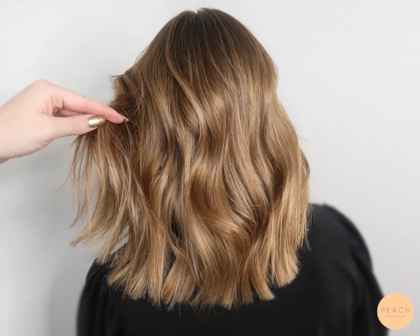 Bronde hårfärg med mjuka lowlights