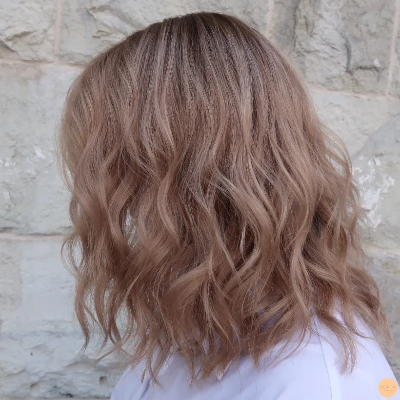 Beige blond lowlights