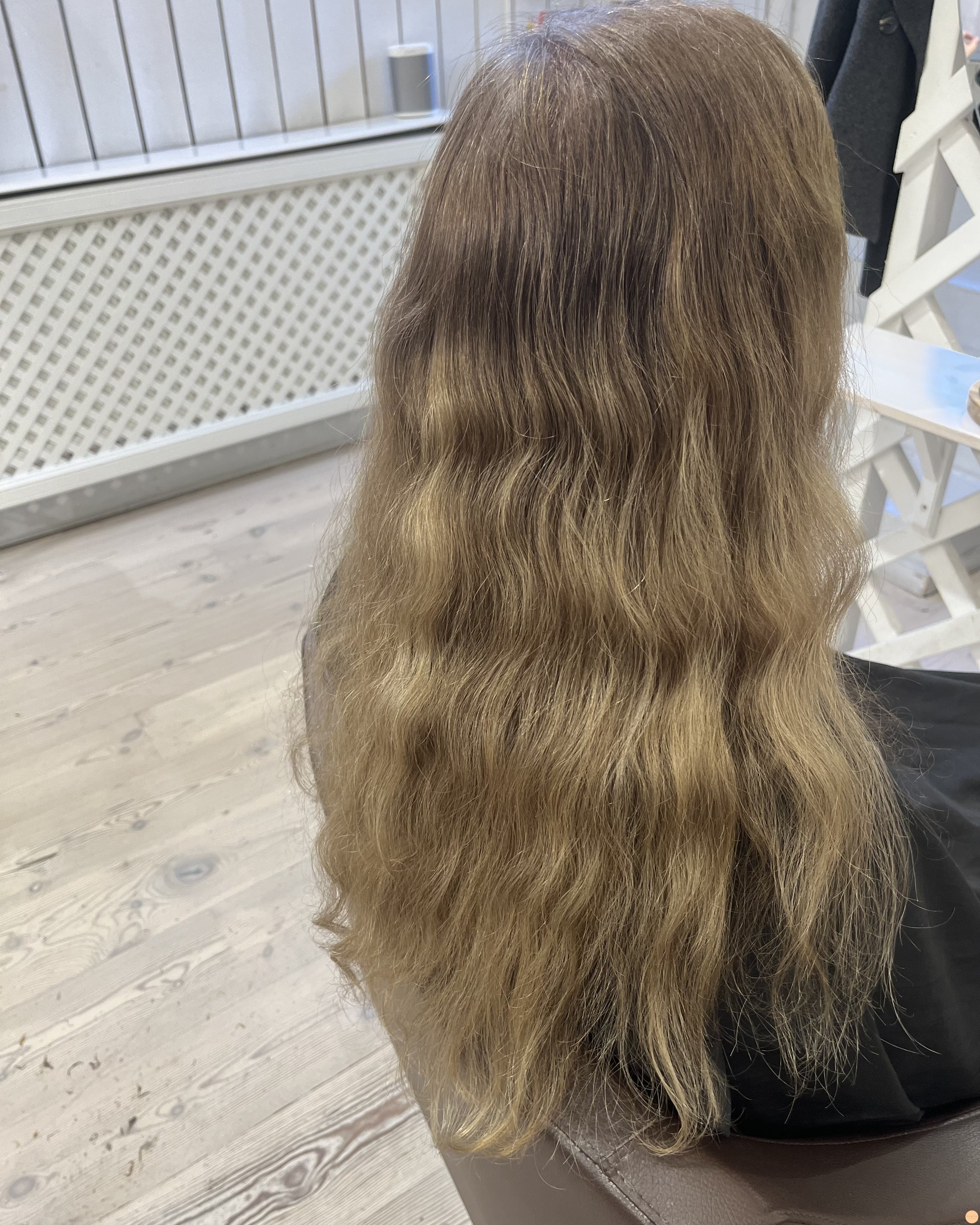 Beige blond