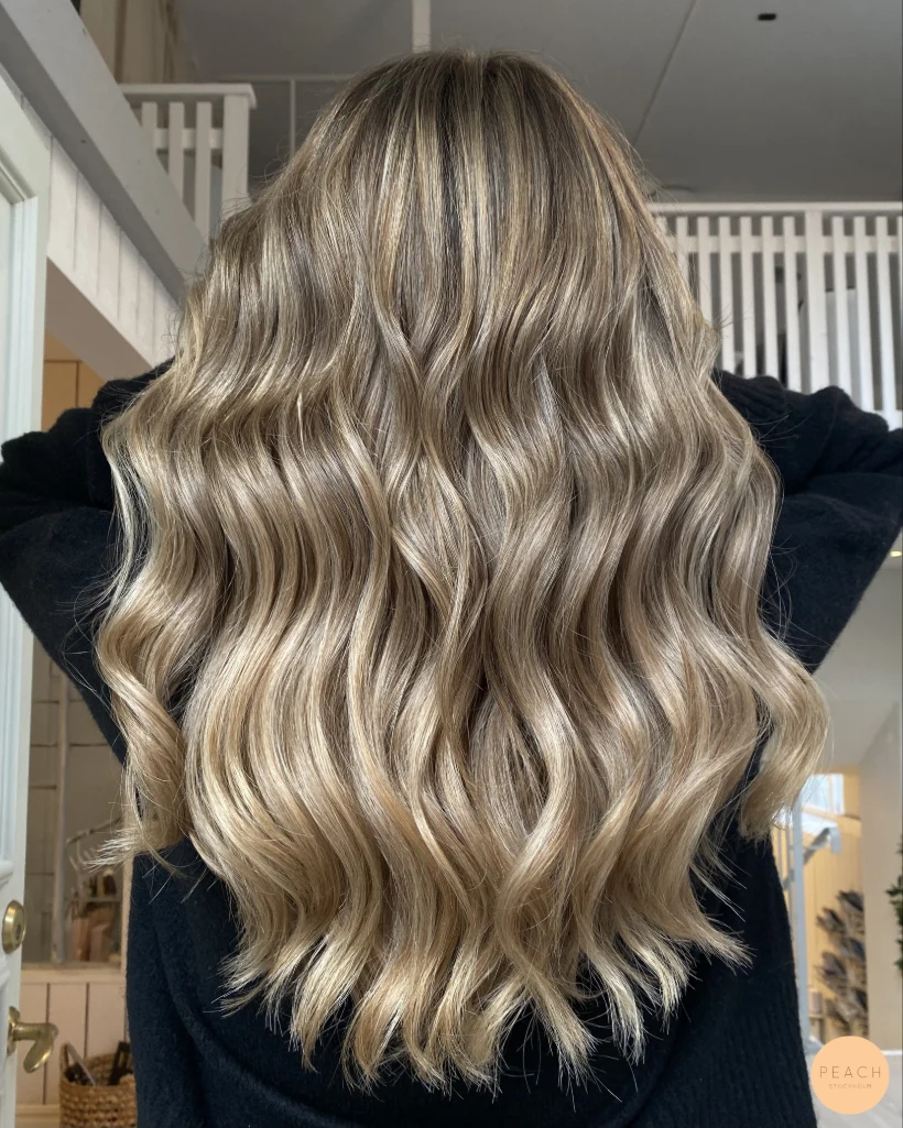 Soft blonde med highlights och lowlights