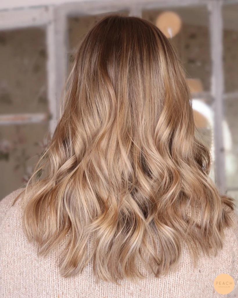 Blond hårfärg med balayage