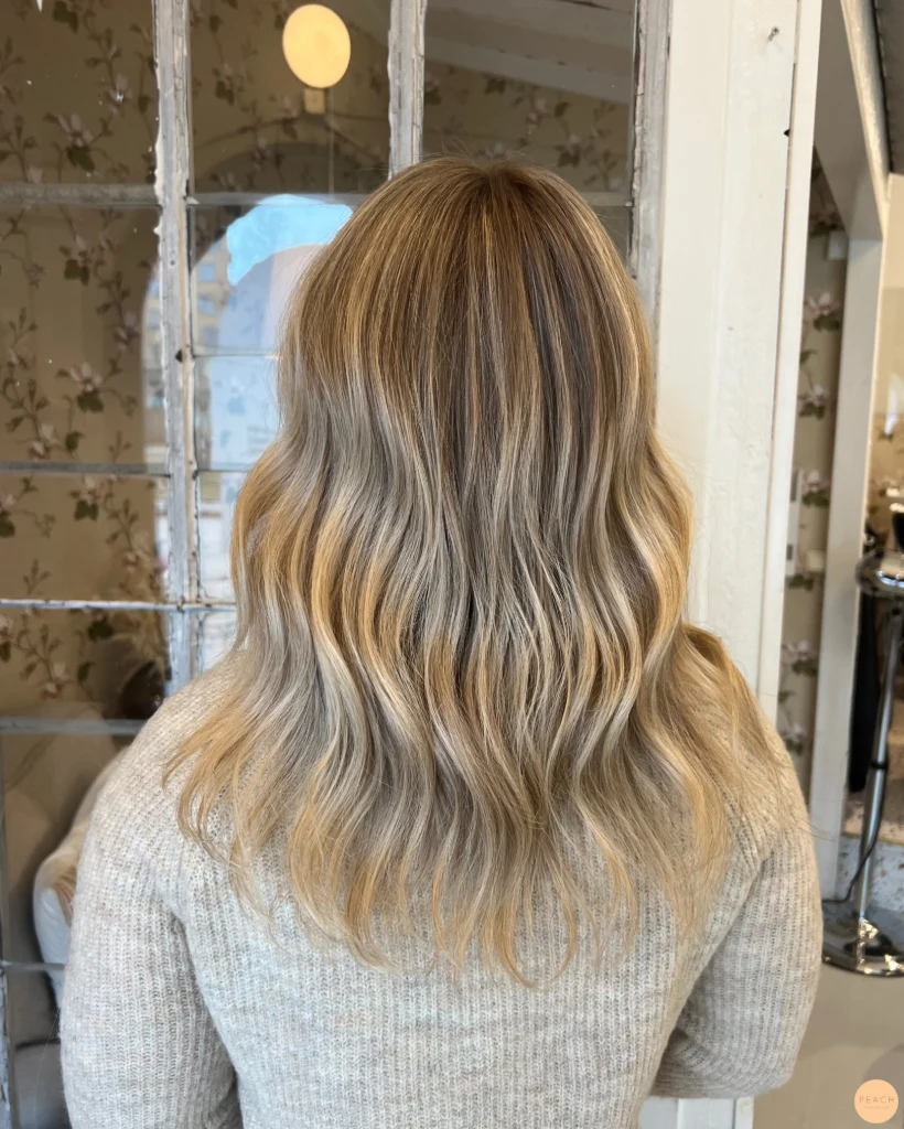 Vanilla blonde balayage🌸
