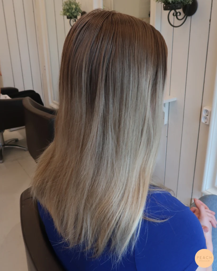 Blond hårfärg i lob frisyr