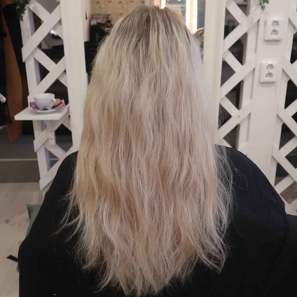 Lowlights i blont hår