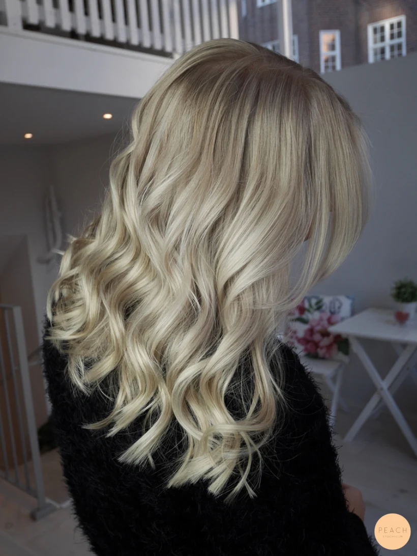 Blonde balayage med sval nyansering