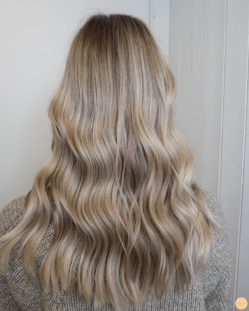 Kall blond balayage