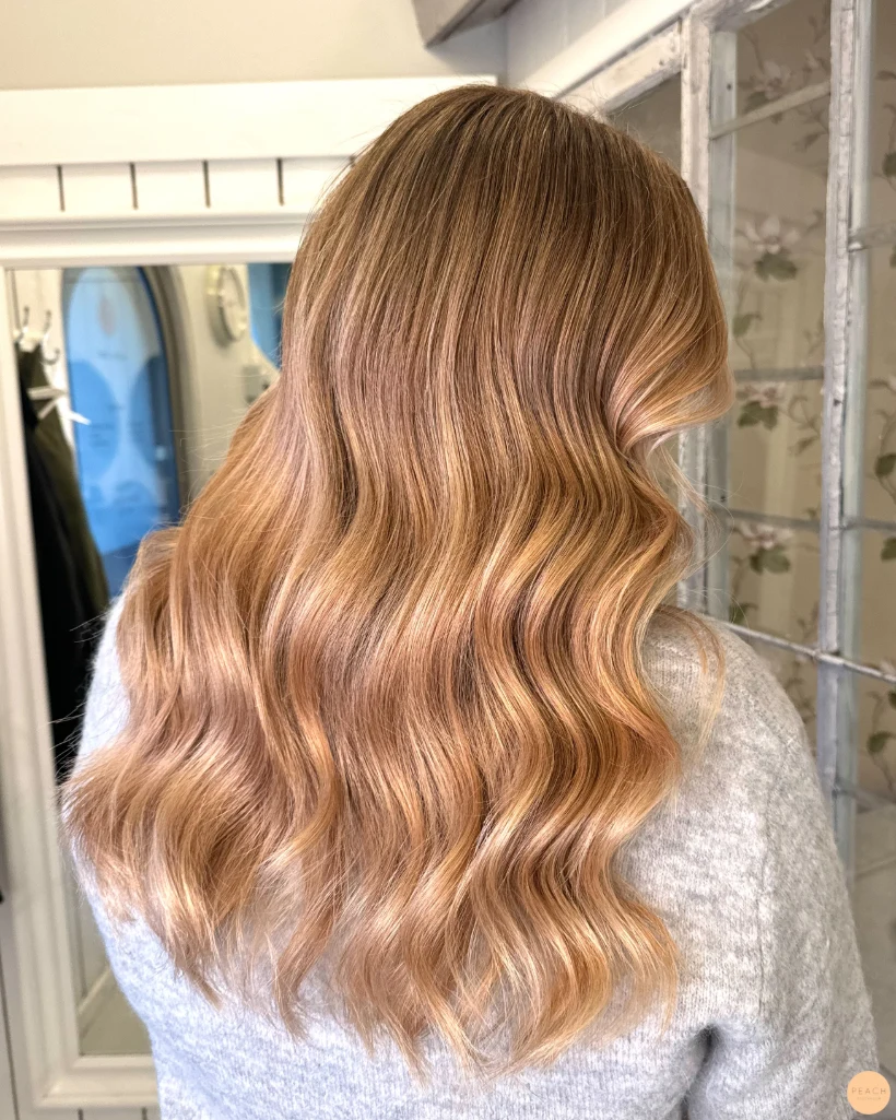 Varm blond hårfärg
