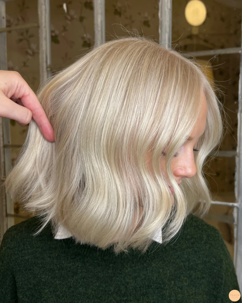 Crispy blonde hair🤍