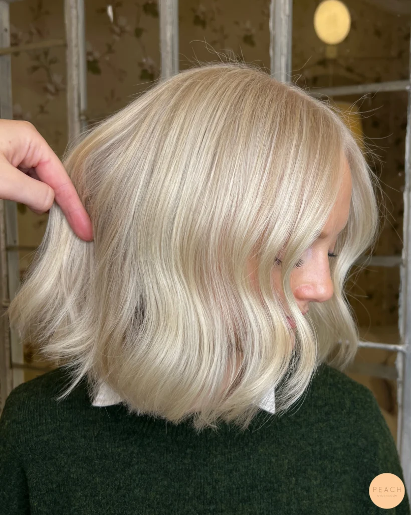 Crispy blonde hair🤍