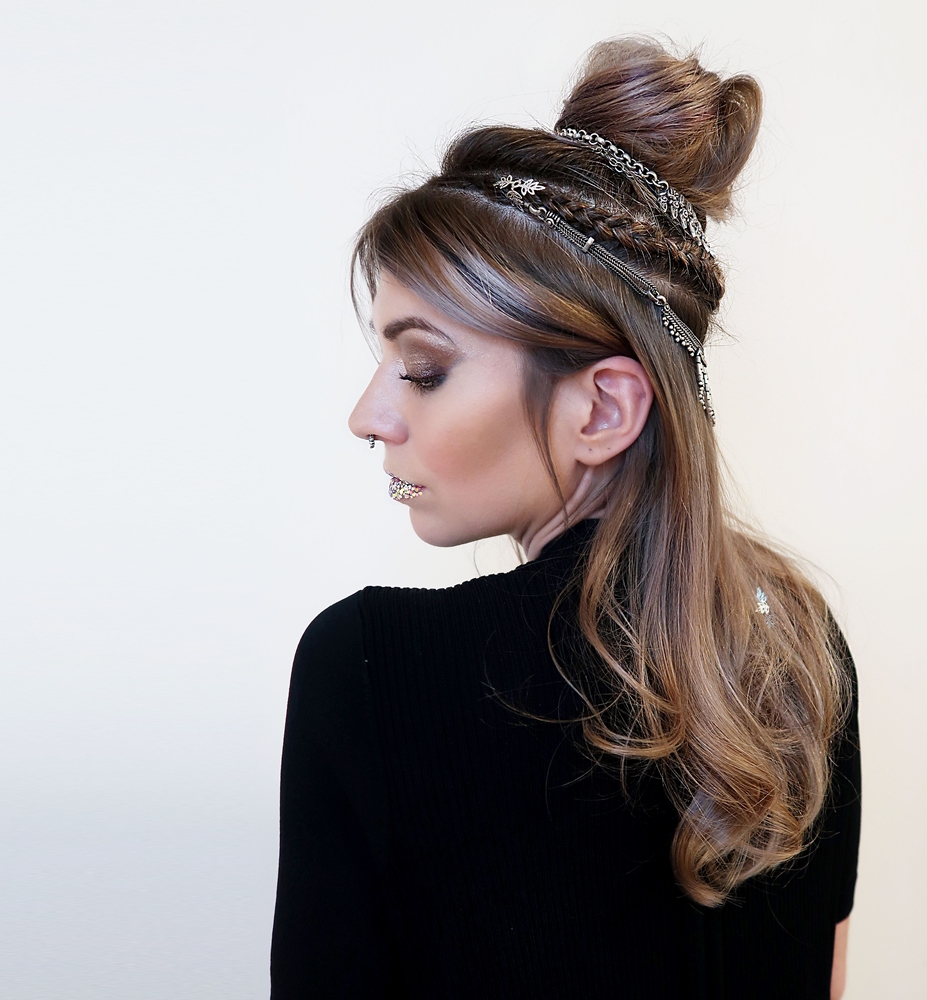 Half-up hair with bun and braids and everything 😍 (Halvuppsatt ball frisyr)