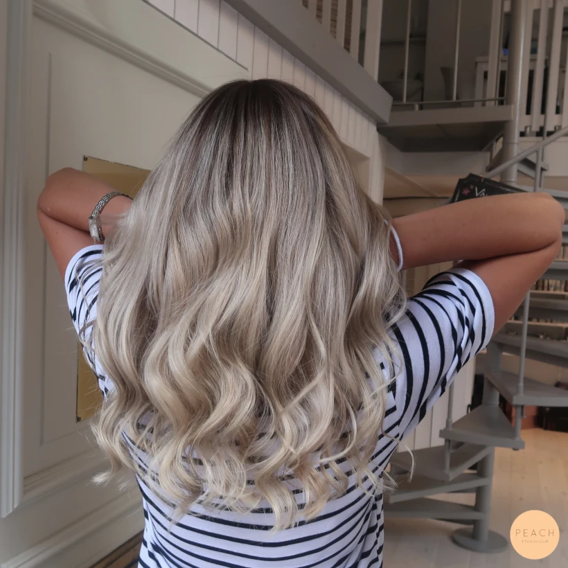 Kall blond balayage – salongsresultat av Marie Erks, 1 september 2020