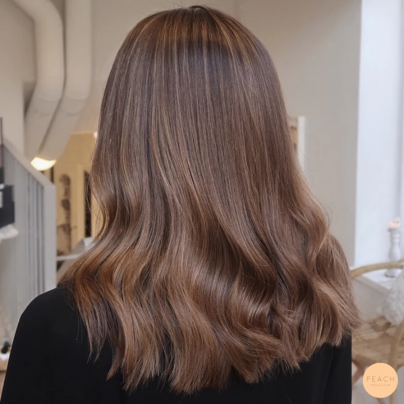 Soft balayage brown hair – salongsresultat av Alicia Siverman, 4 februari 2020