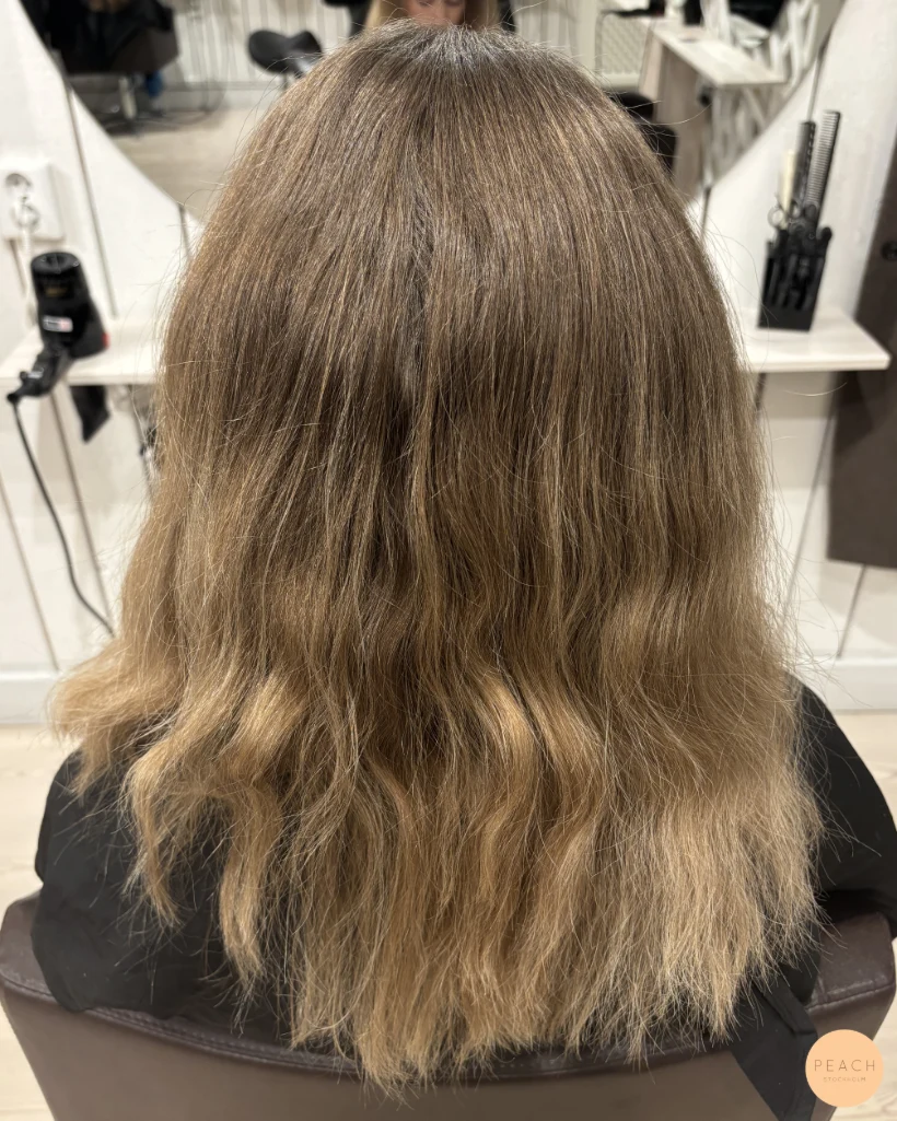 Blond hårfärg med mjuka teasylights