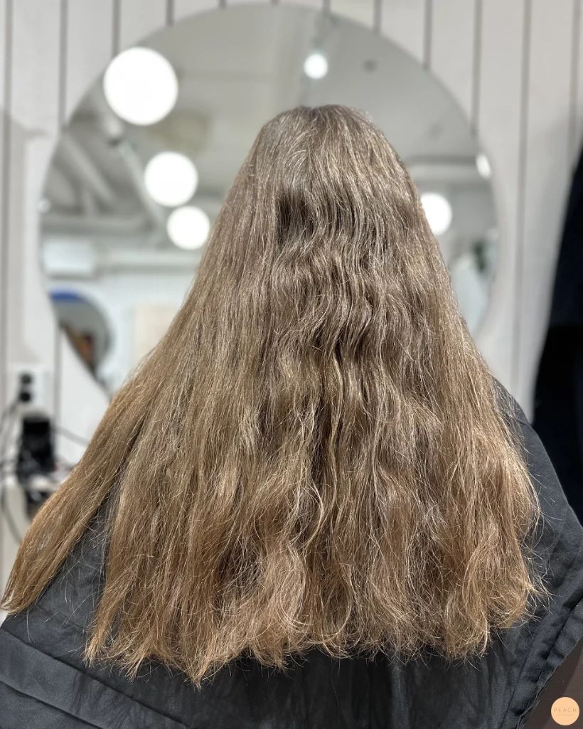Ofärgat långt hår till livfullt