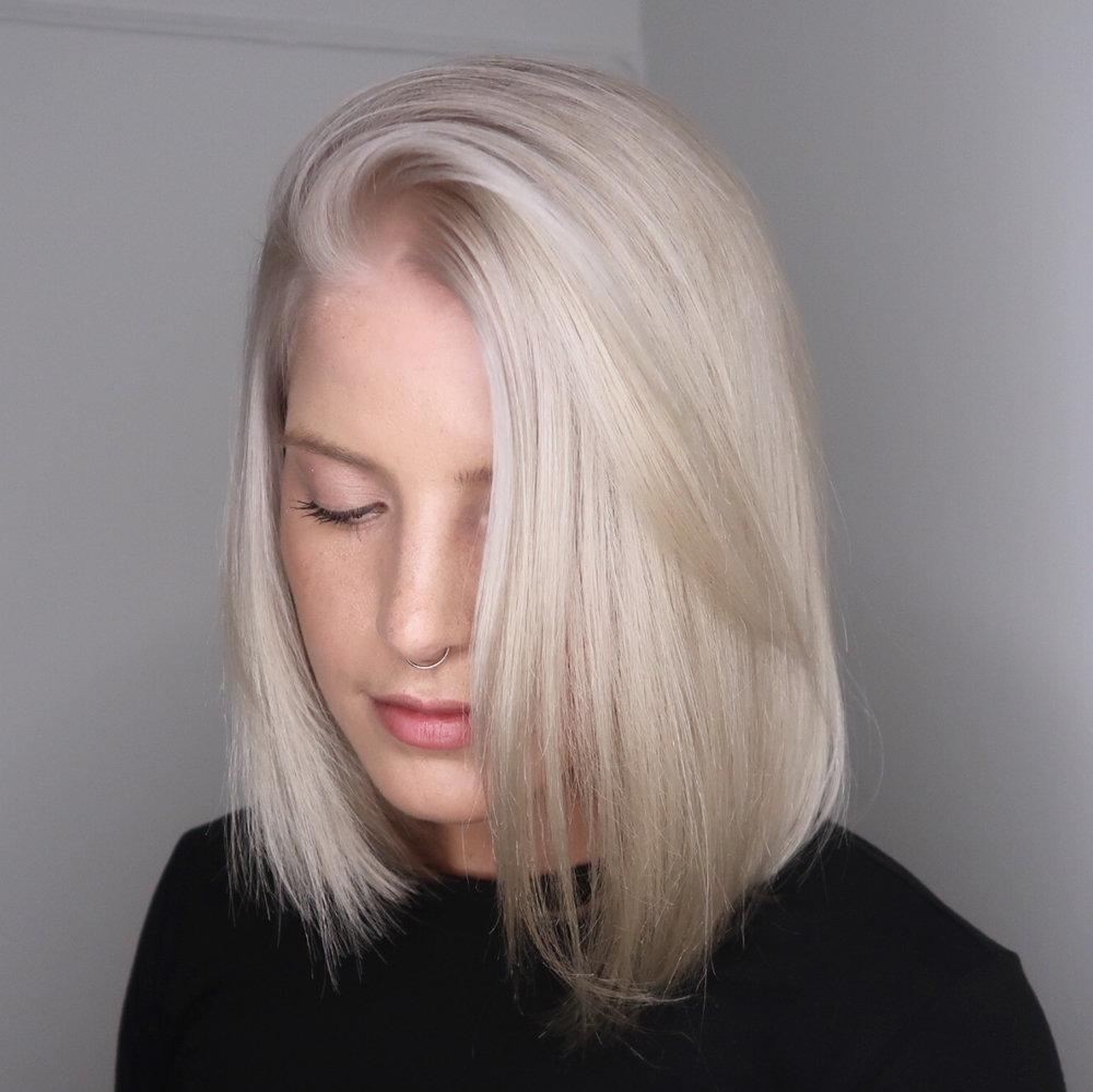 Isig blond helblekning