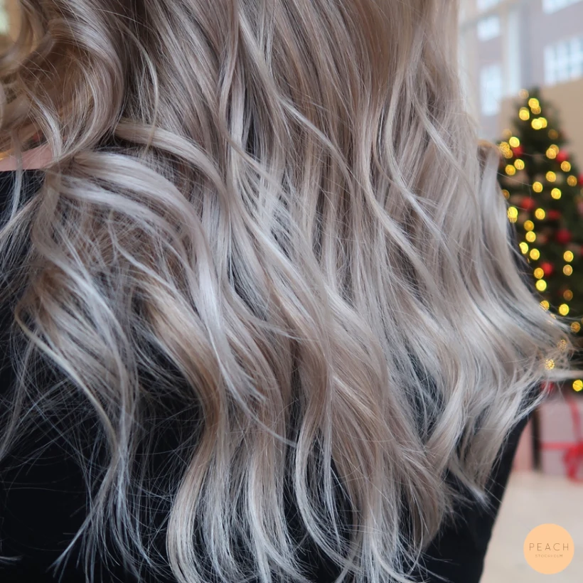 Kall balayage blonde med sval nyansering