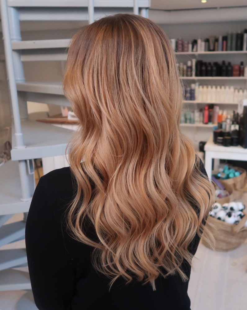 Varm blond färg