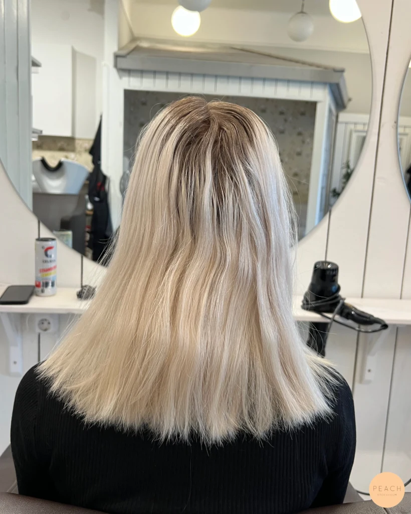 Reverse blonde balayage 🌟