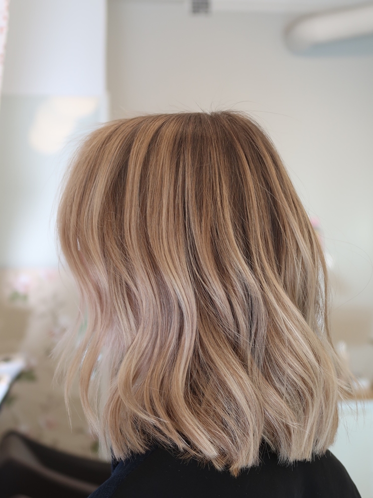 Balayage i ett blont hår