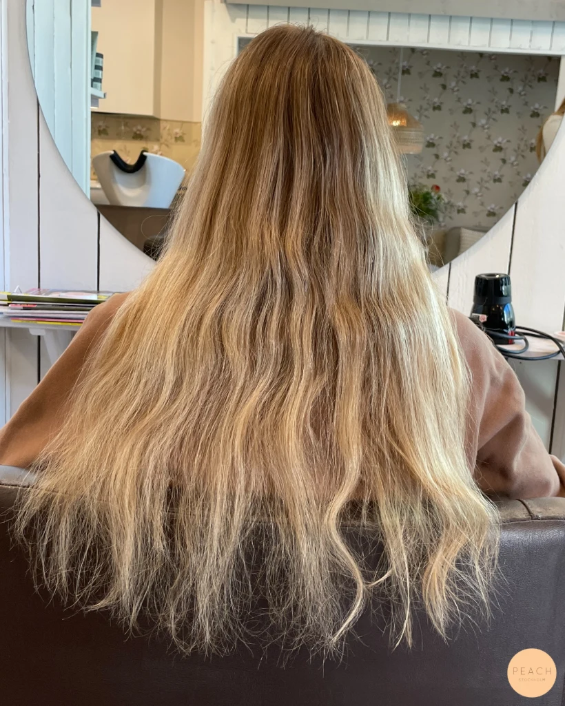 Kall blond hårfärg med Olaplex