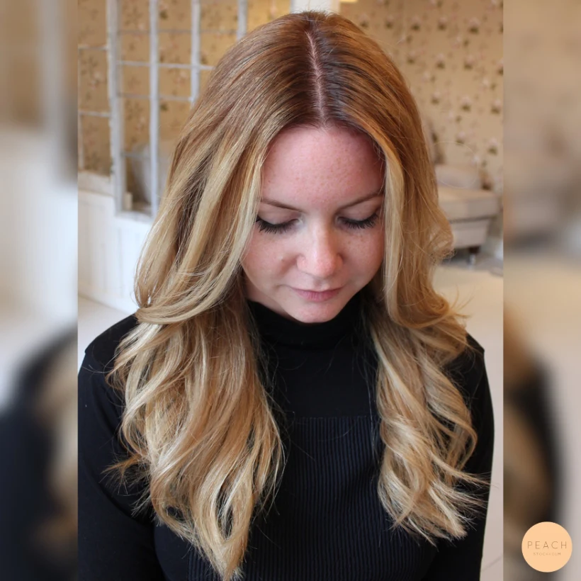 Naturlig blond med mjuk root shadow