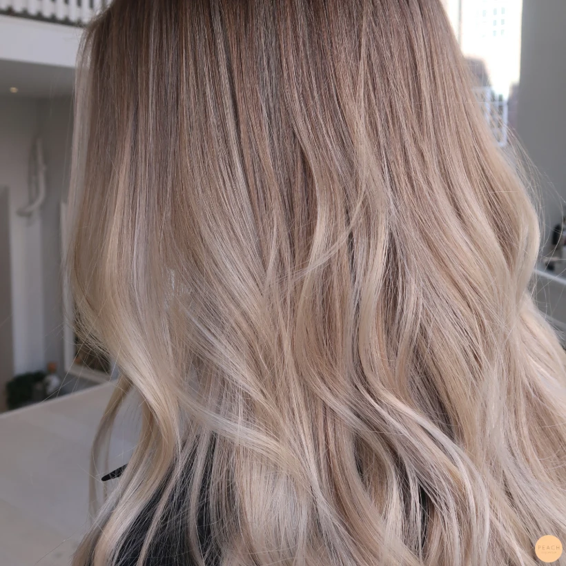 Klar blond balayage