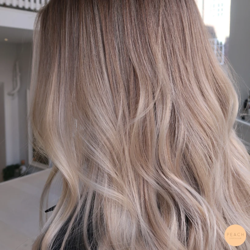 Klar blond balayage