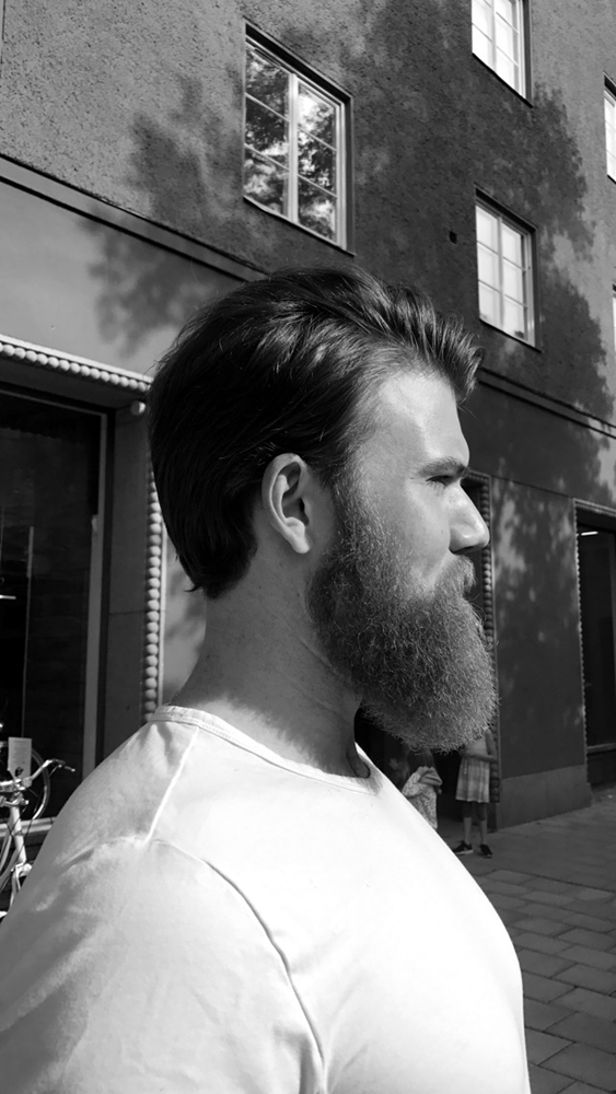 Från manbun till kort - Och klippning av skägg