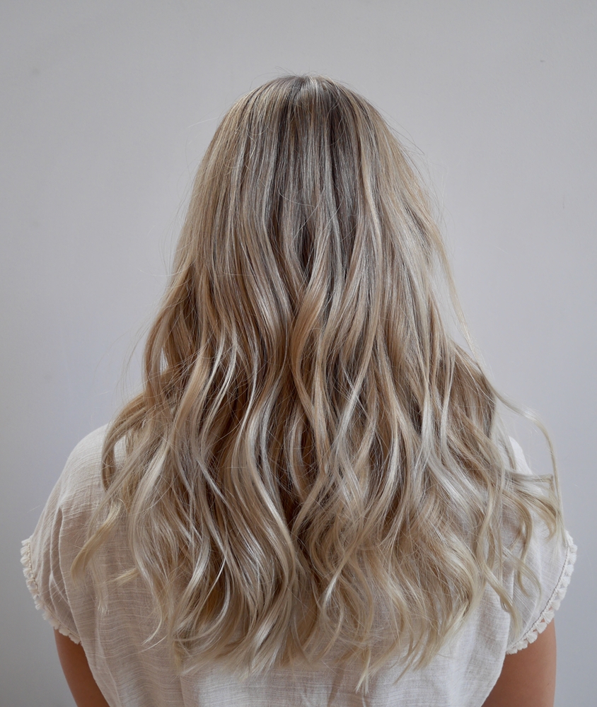 Kall blond balayage