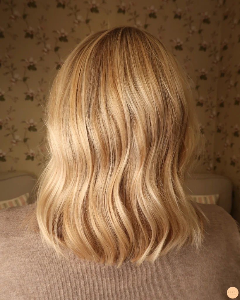 Guldblond hårfärg