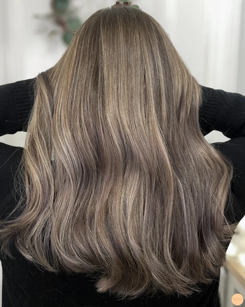 Från balayage till brunt hår med ljusa slingor ✨🤎