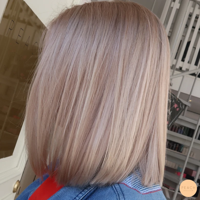 Ljusblond hårfärg med Olaplex