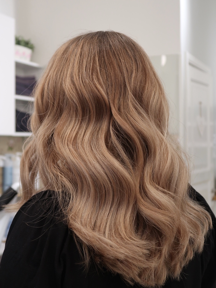 Blond hårfärg med olika nyanser