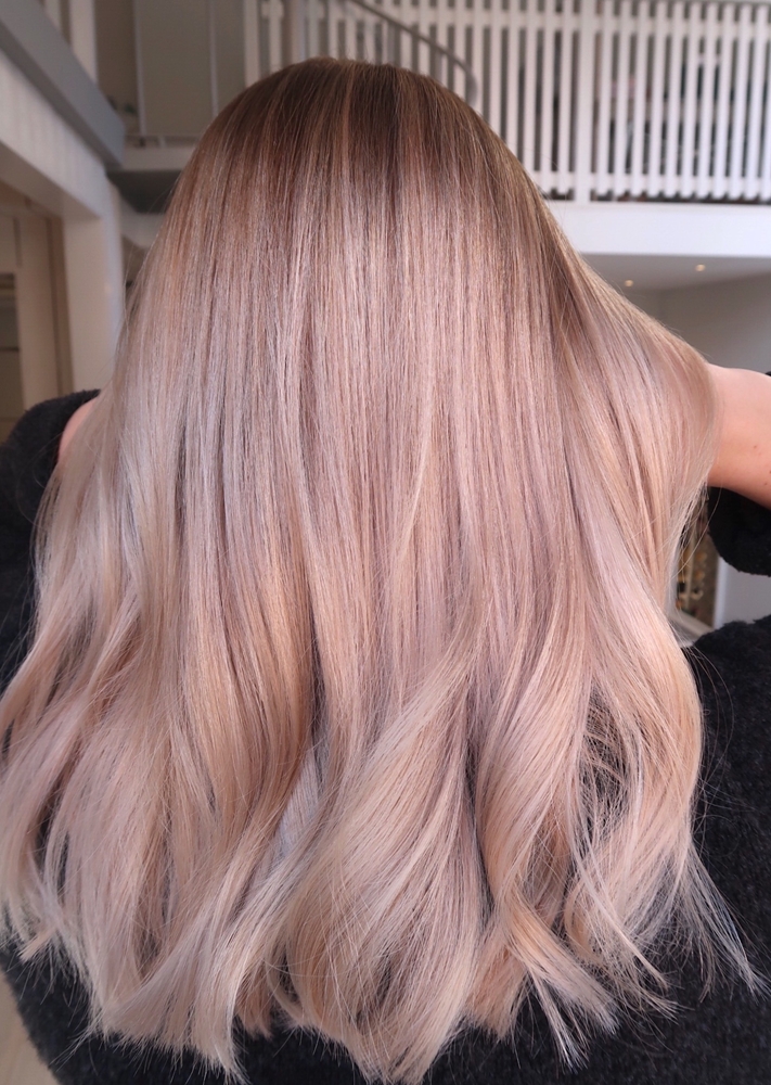 Balayage blont hår