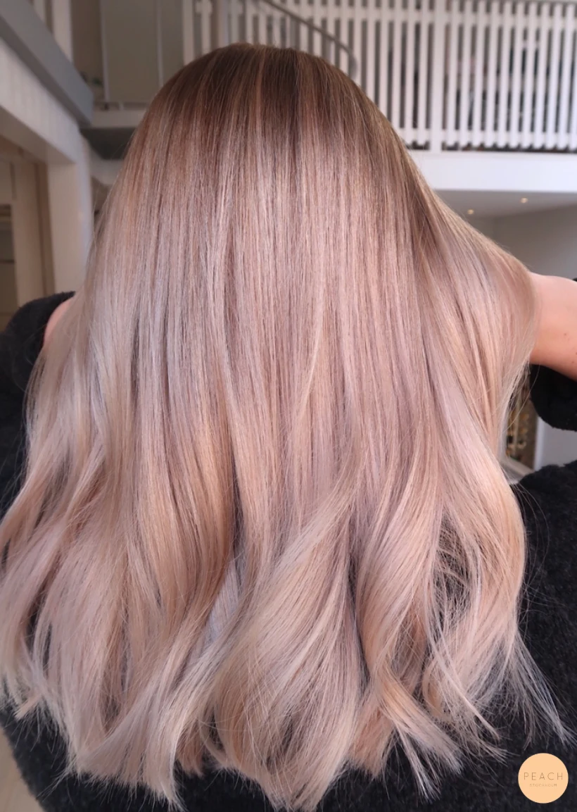 Balayage blont hår – salongsresultat av Alicia Siverman, 18 september 2019