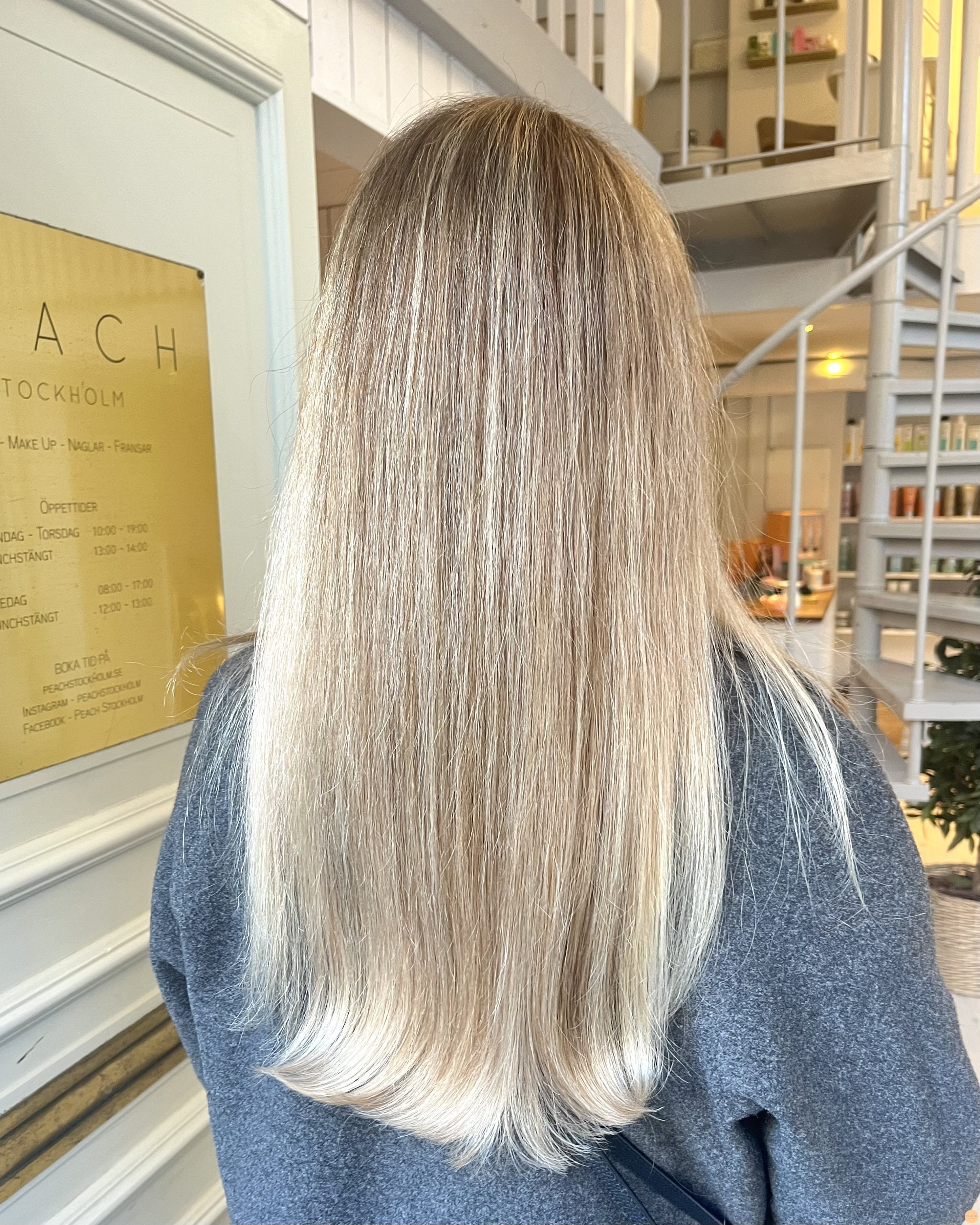 Beige blond