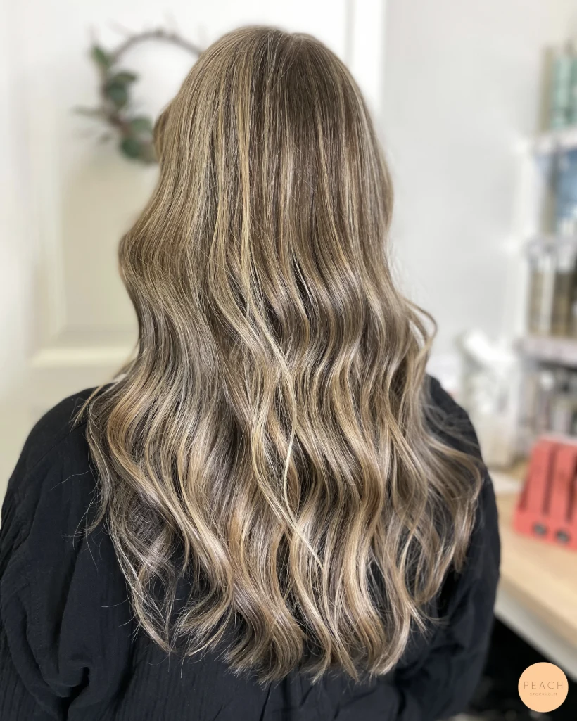 Cream blonde hair med mjuka teasylights