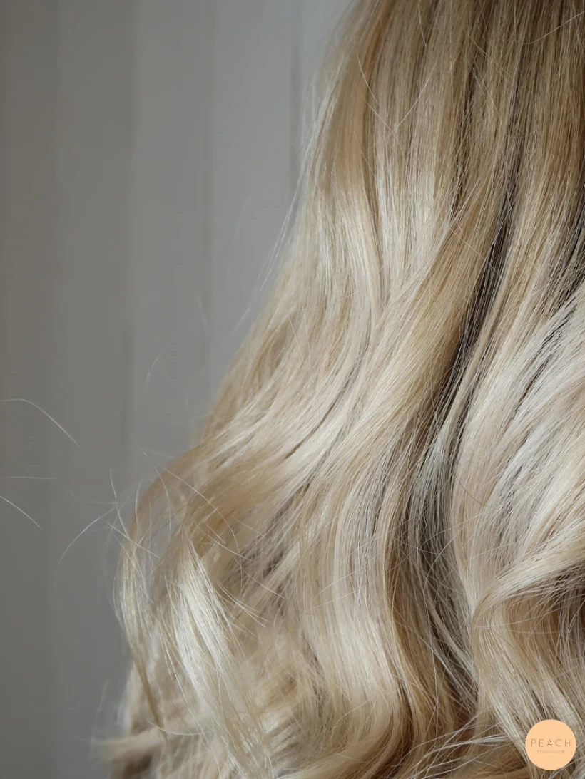 Kall blond hårfärg med sval nyansering