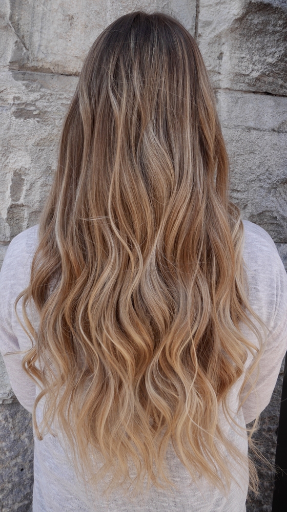 Beige blont hår